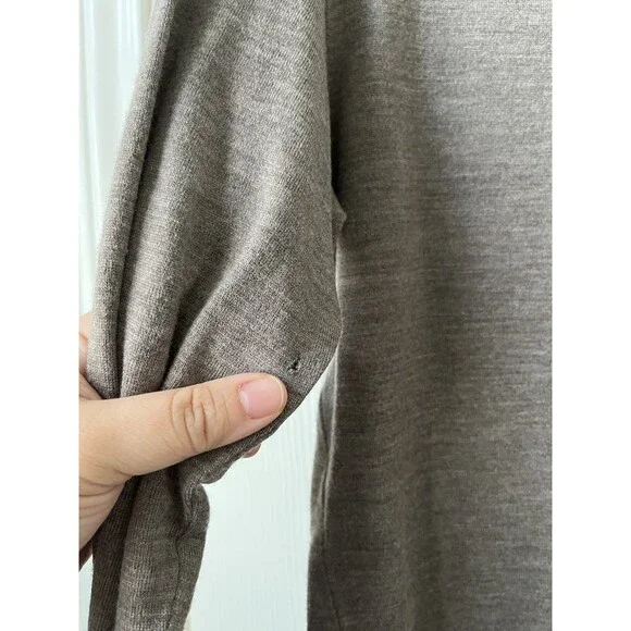 Icebreaker Merino Wool Turtleneck Sweater Gray Women's Size Medium w/ Small Flaw - Picture 6 of 8